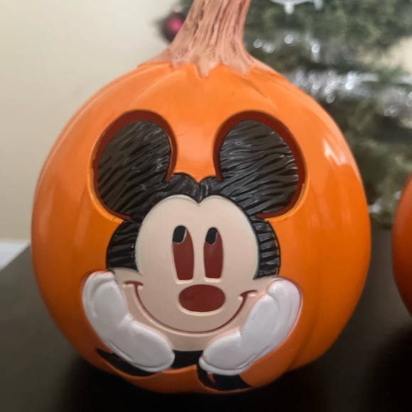 Disney Mickey and Minnie Pumpkin Decor - Picture 7 of 7